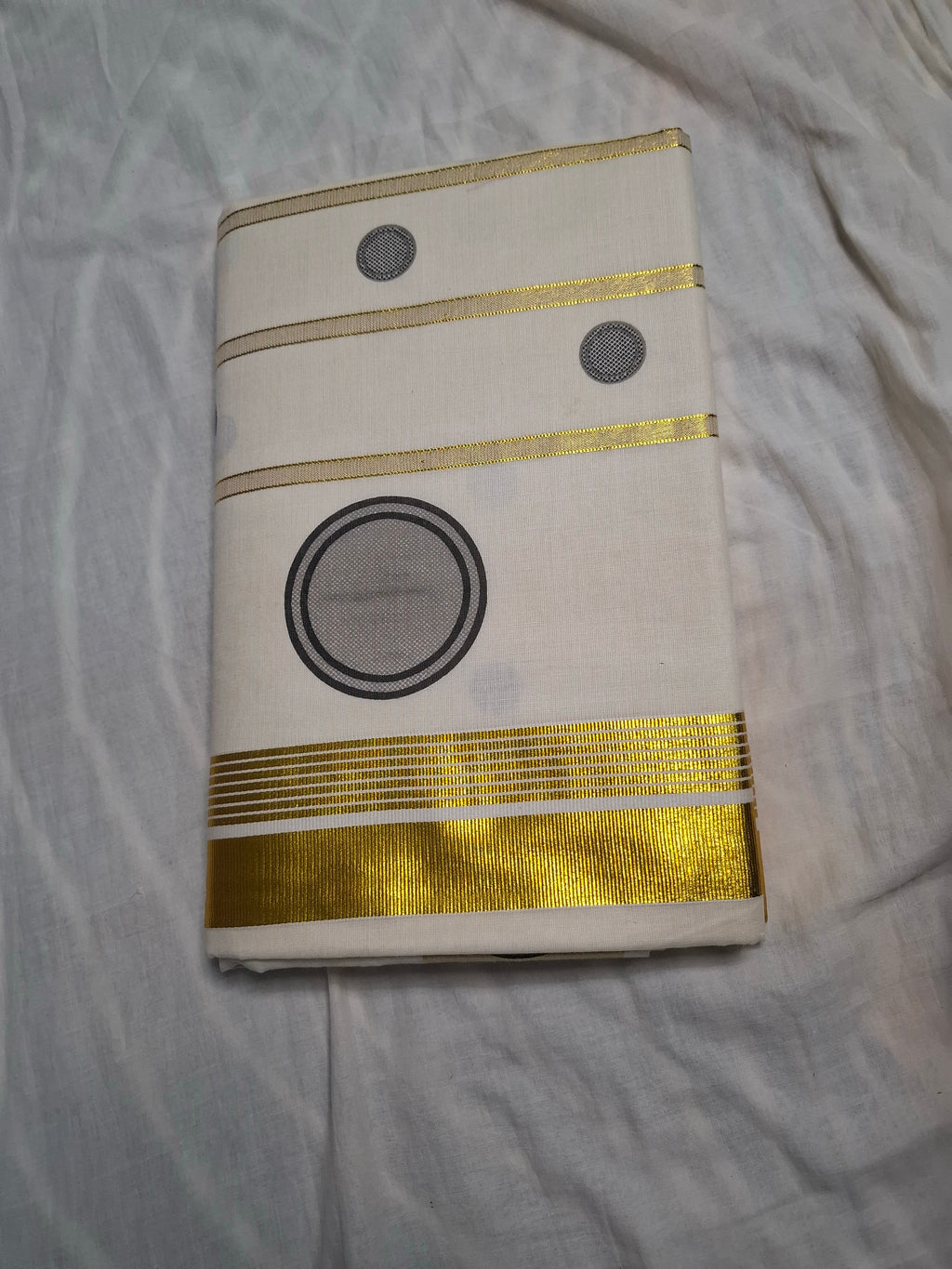 Kerala Kasavu Saree with Circle Motif and Gold Zari Border