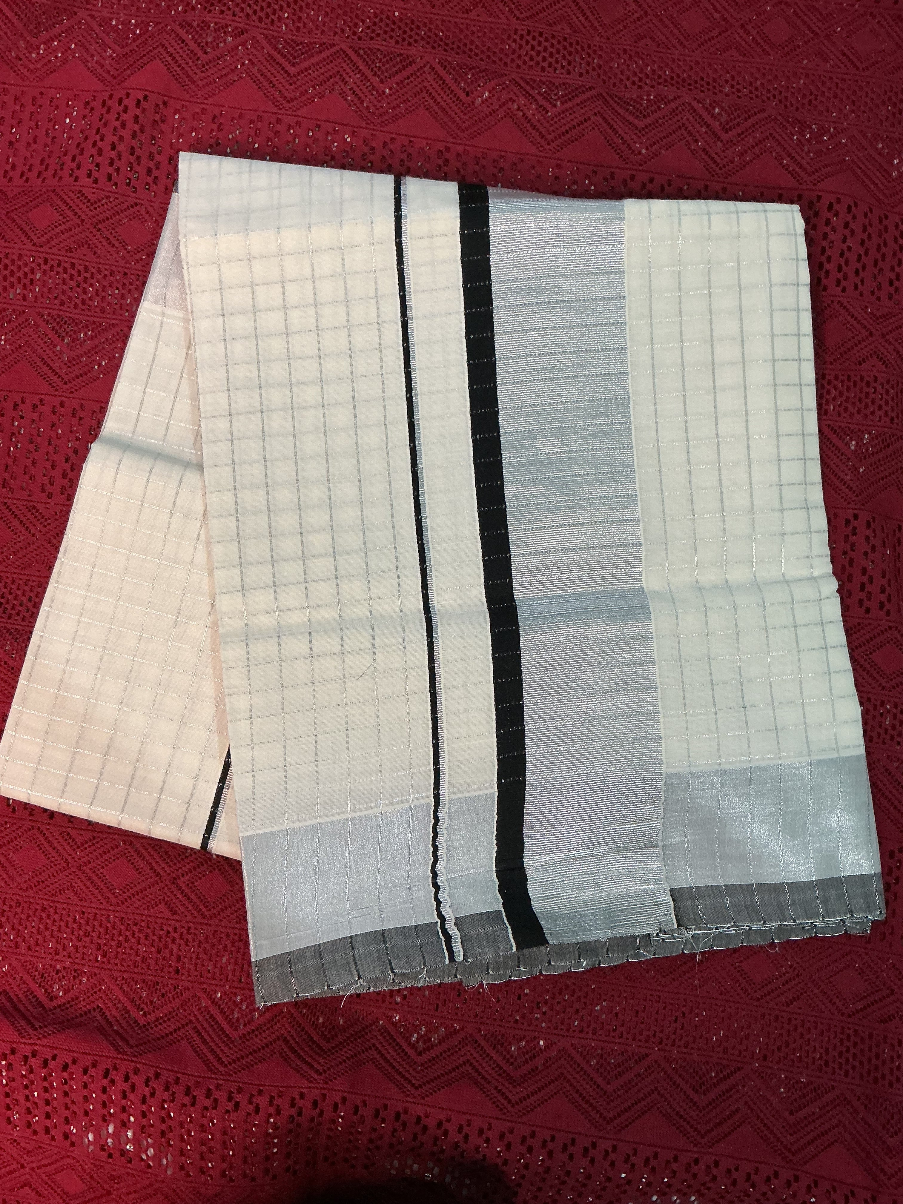 Kerala Kasavu Saree – Silver Kasavu with Black Kara & Check Pattern